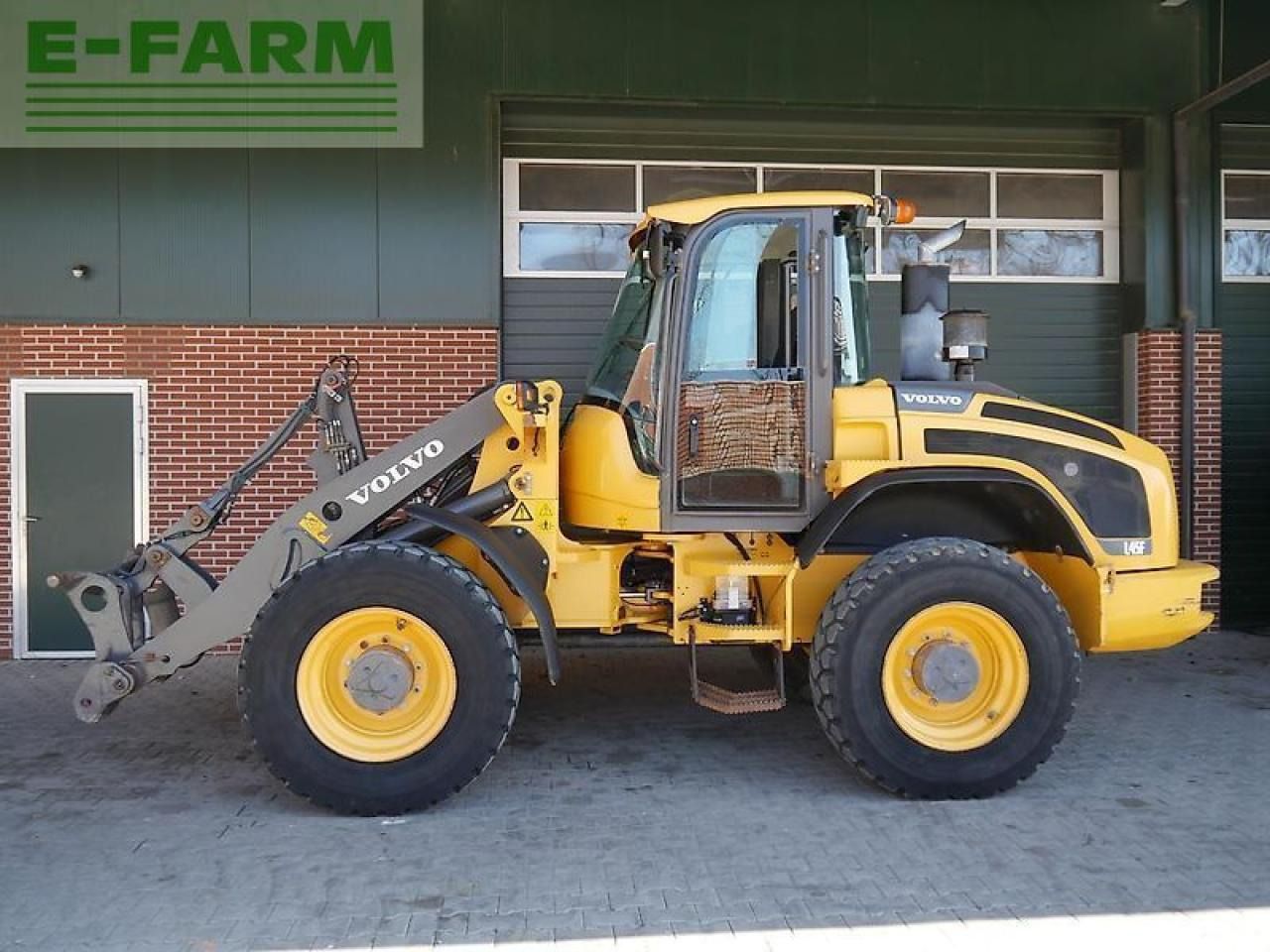 2011 Volvo L45F wheel loader side view 2011 Volvo L45F wheel loader side view