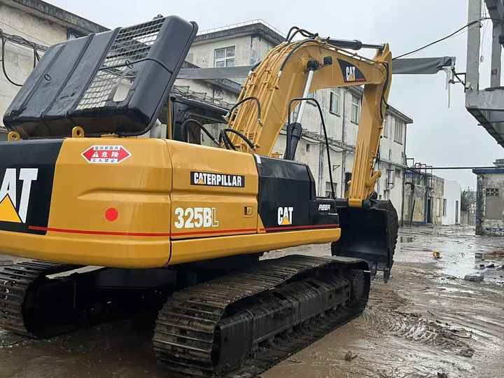 2020 Caterpillar 325BL crawler excavator, rear three-quarter view