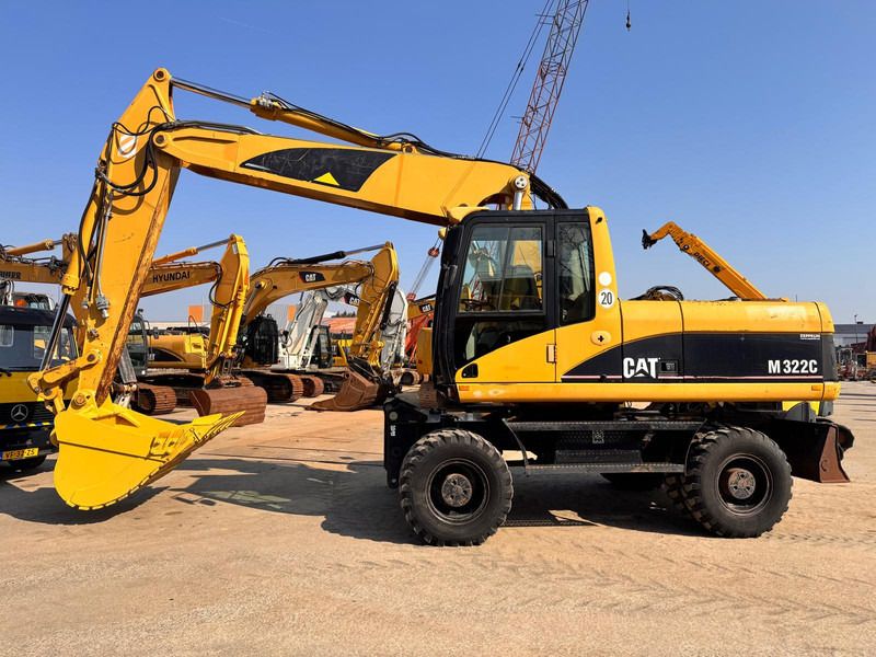 2006 Caterpillar M322C wheel excavator, side view