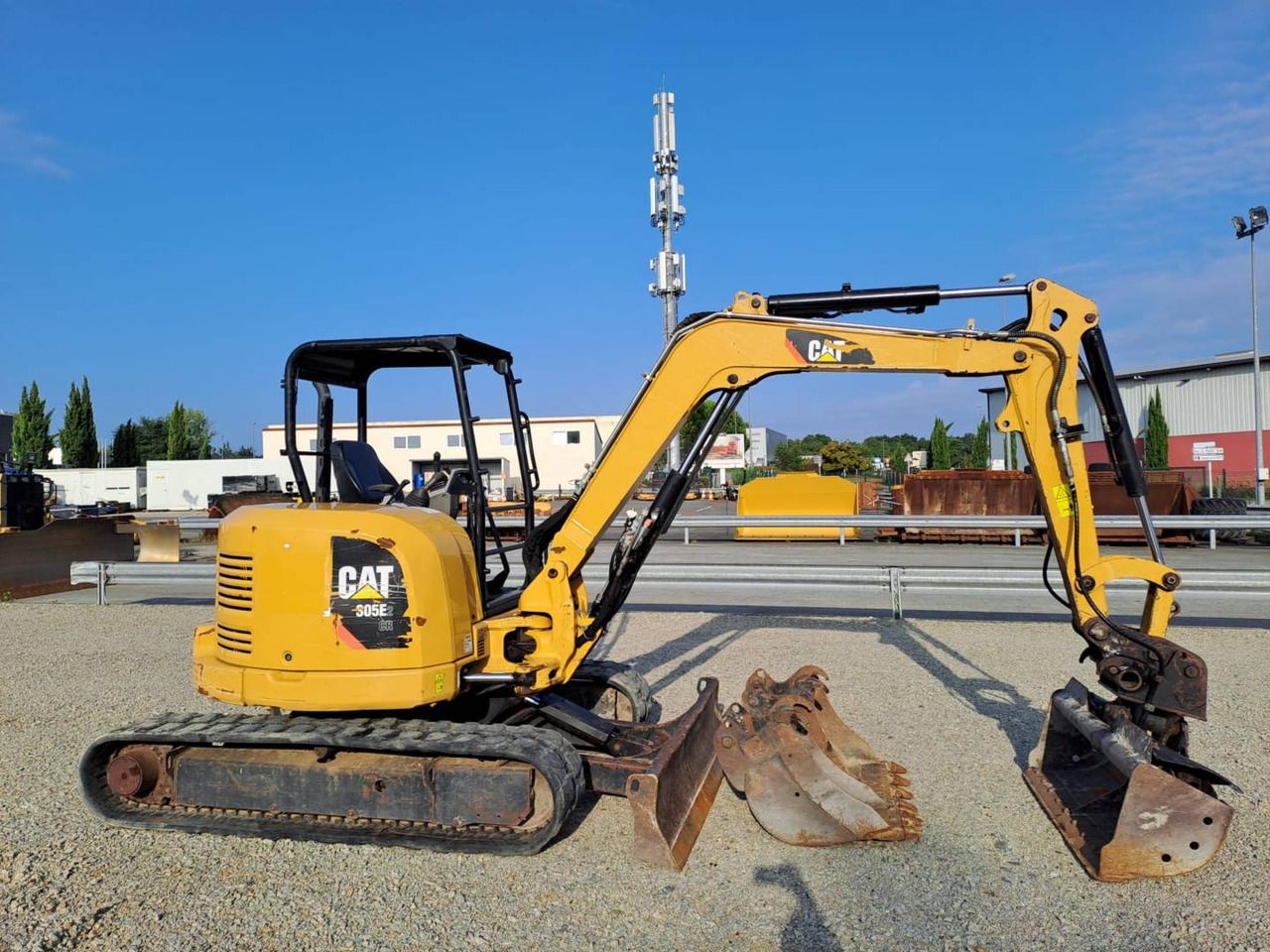 2019 Caterpillar 305E2 crawler excavator, side view