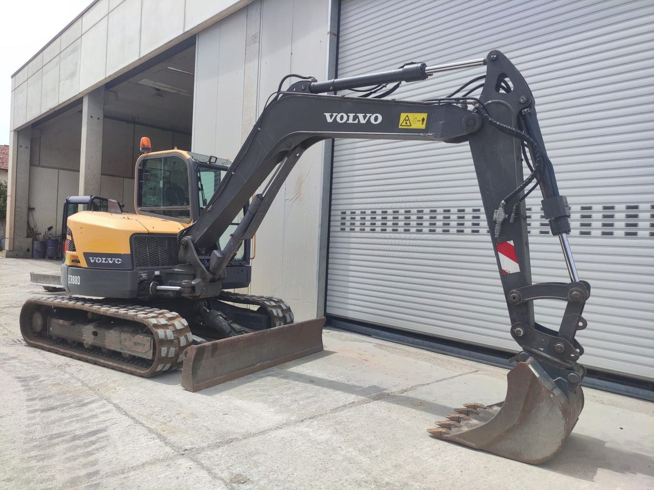 2018 Volvo ECR88D crawler excavator, side profile view