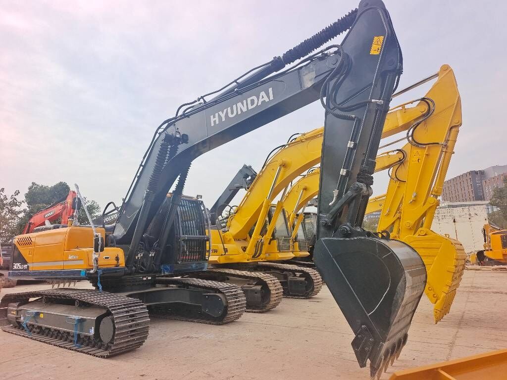 2025 Hyundai R305LC-9T crawler excavator, side profile view