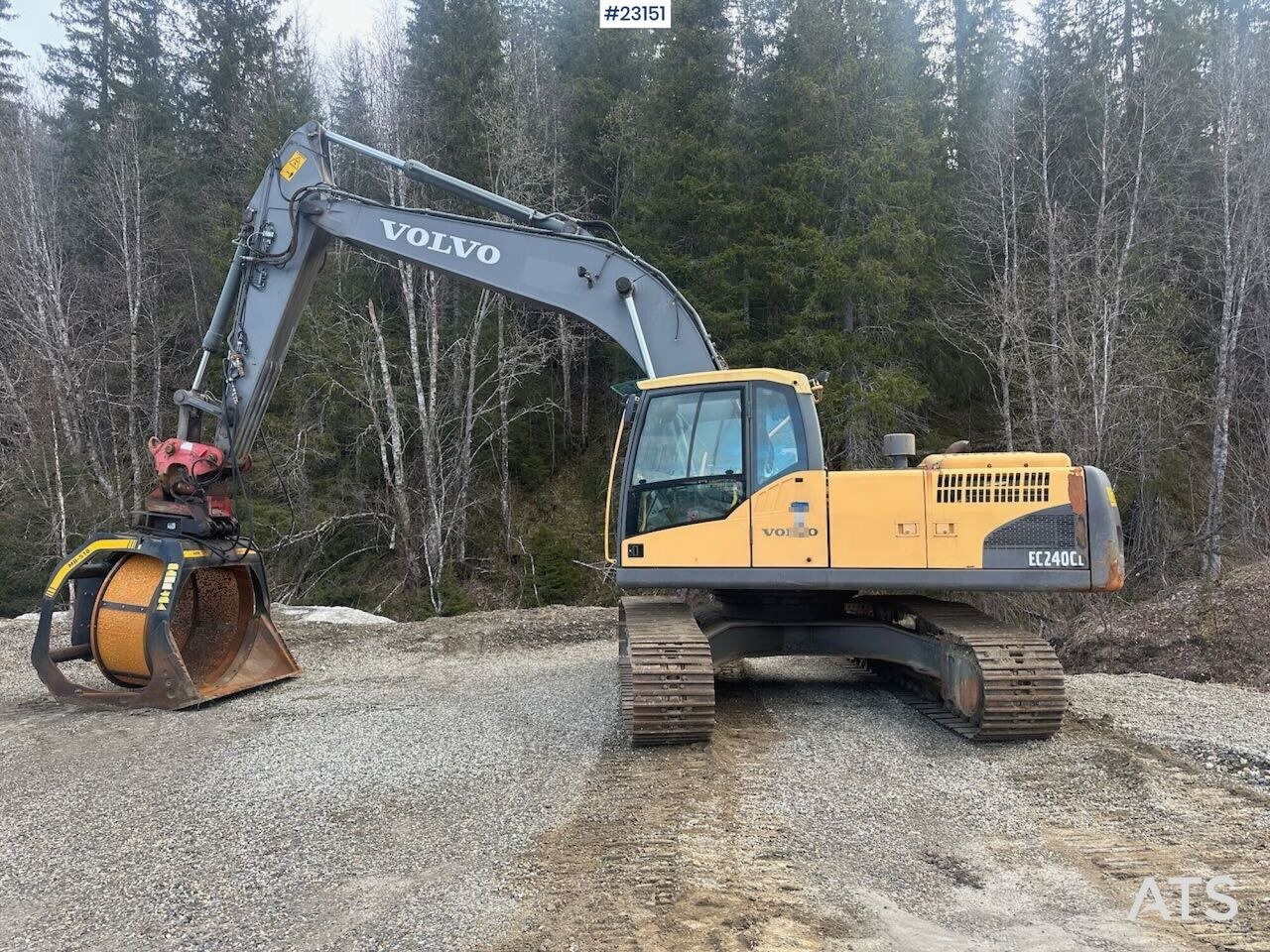 2008 Volvo EC240CL crawler excavator side view