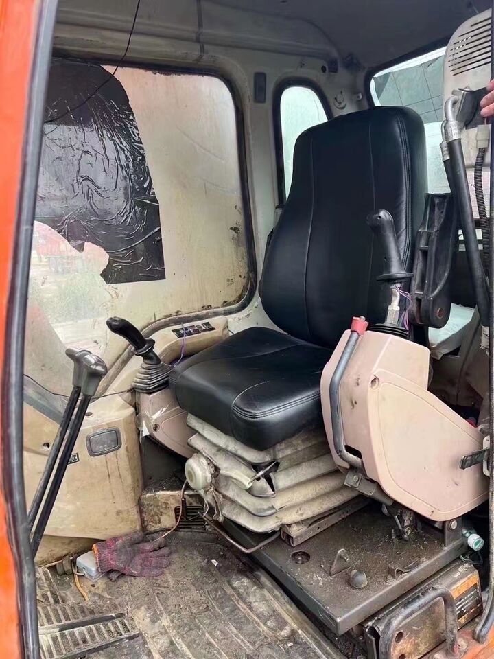 Doosan DX500LC-7 excavator cab interior