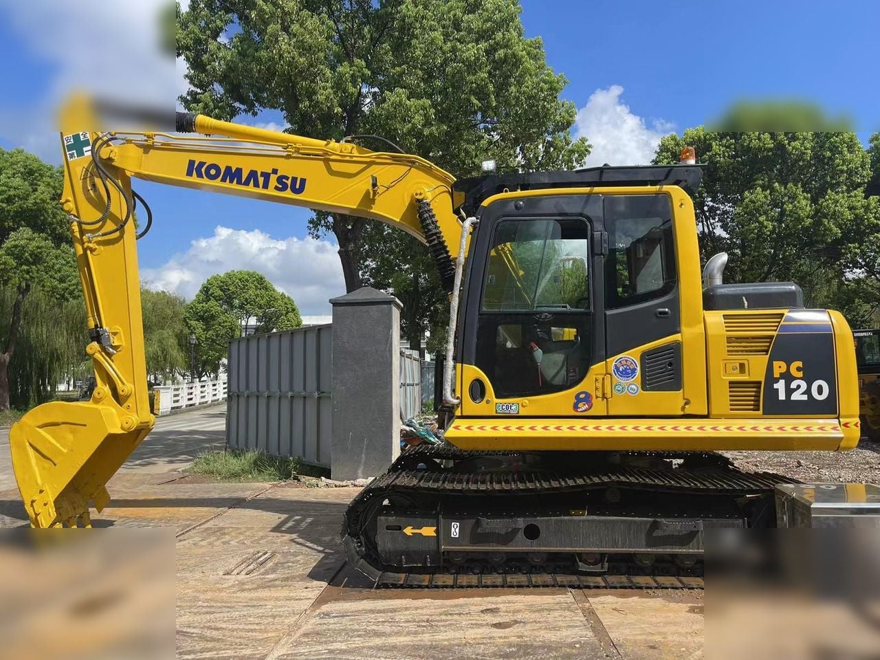2020 Komatsu PC120-8 crawler excavator, side view