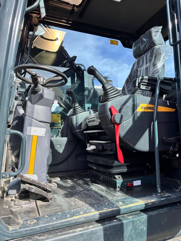 2023 Hyundai HW170ACR wheel excavator cab interior