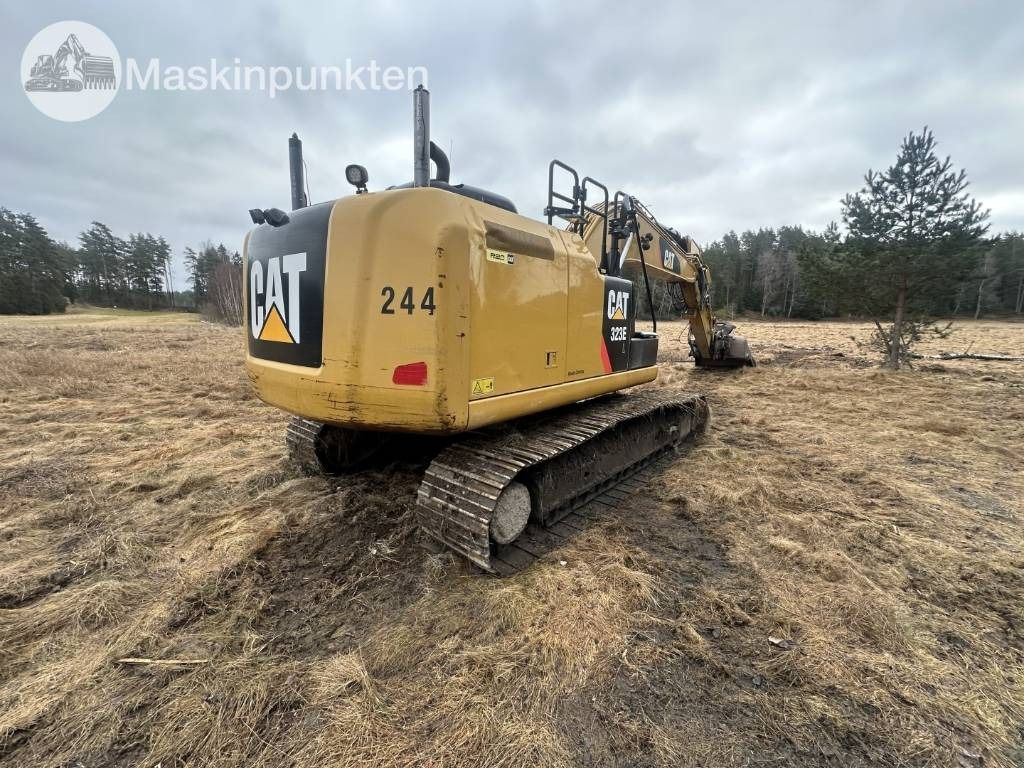 2015 Caterpillar 323EL crawler excavator rear view