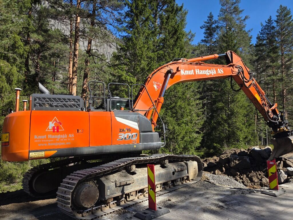 2023 Hitachi Zaxis 300 LC crawler excavator side view