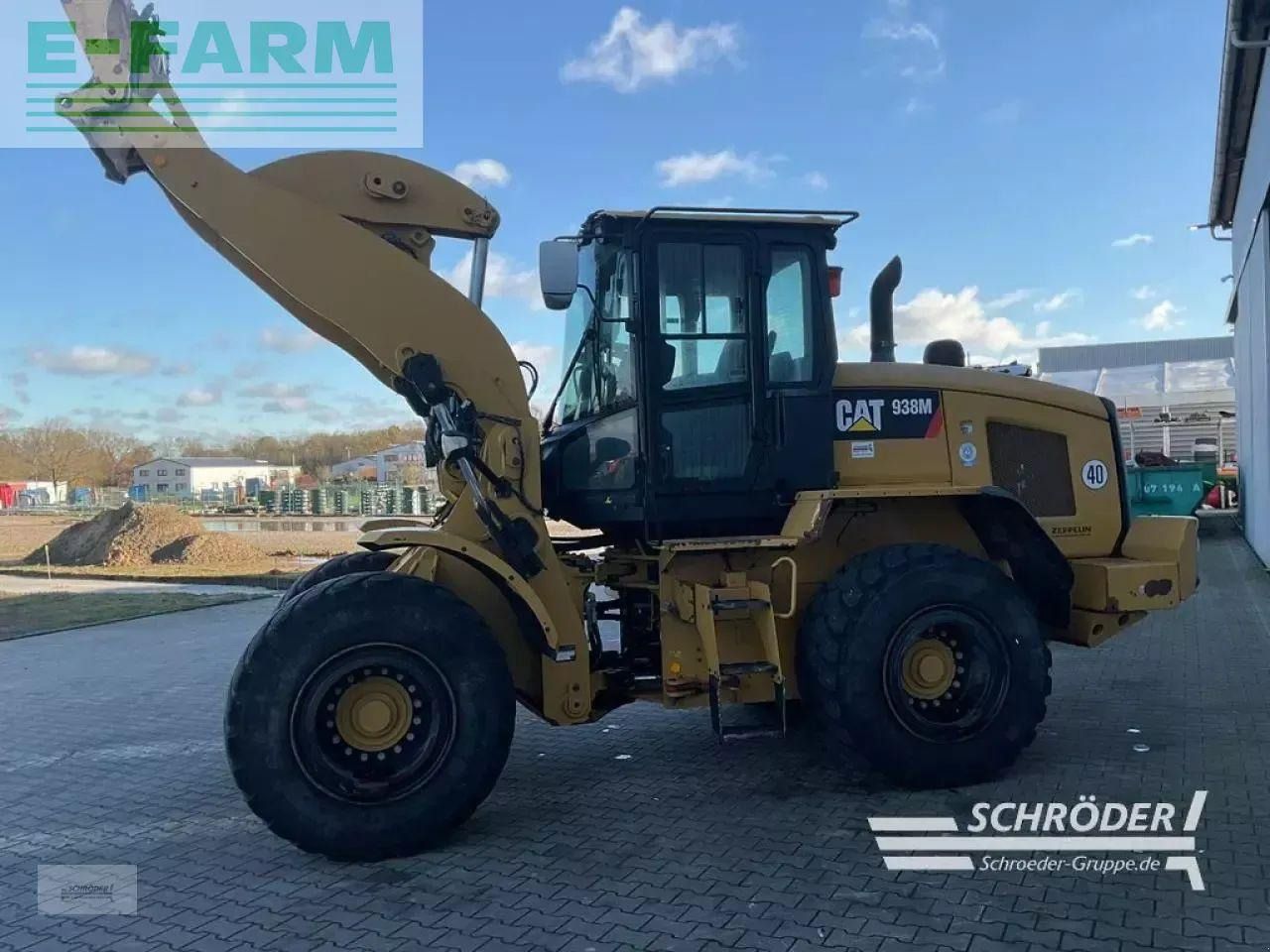 2018 Caterpillar 938M wheel loader, side profile view