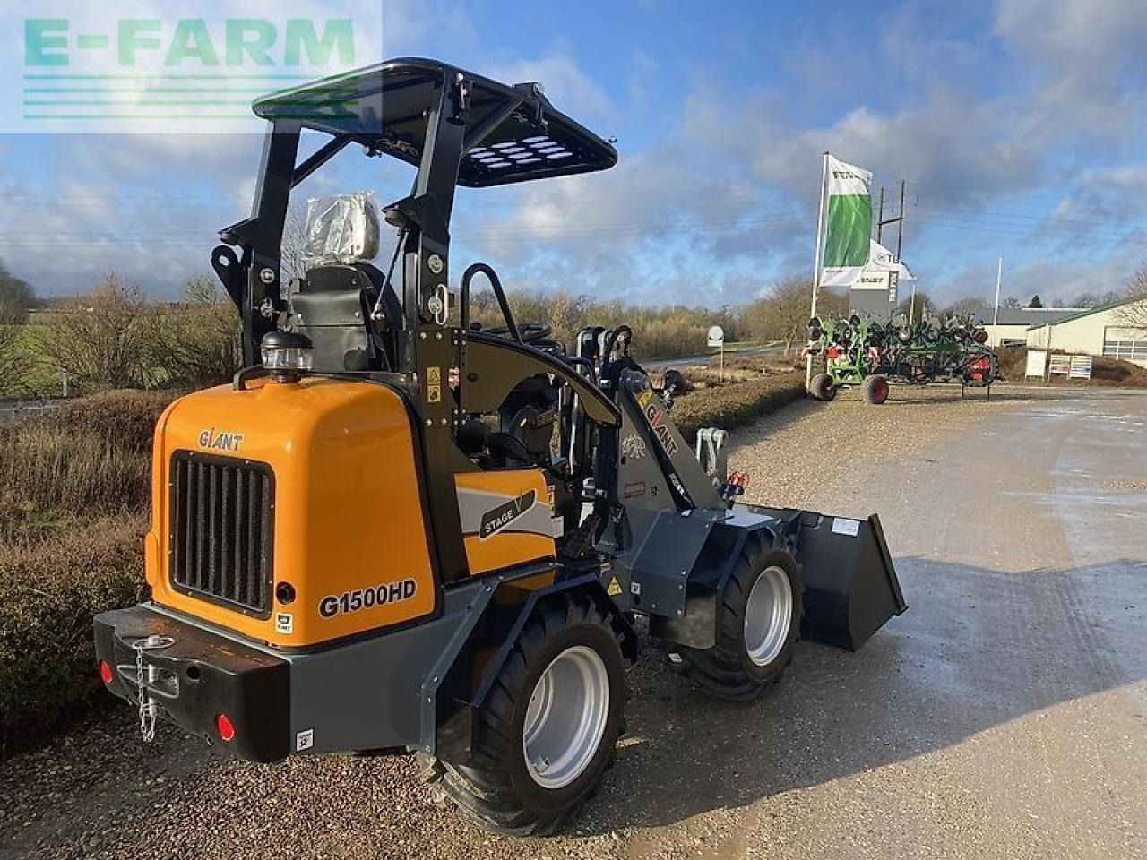 2025 Giant G1500HD mini excavator, rear three-quarter view