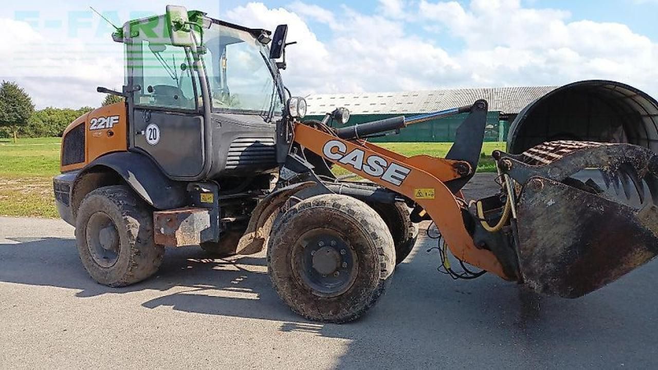 2019 CASE 221F wheel loader, side view