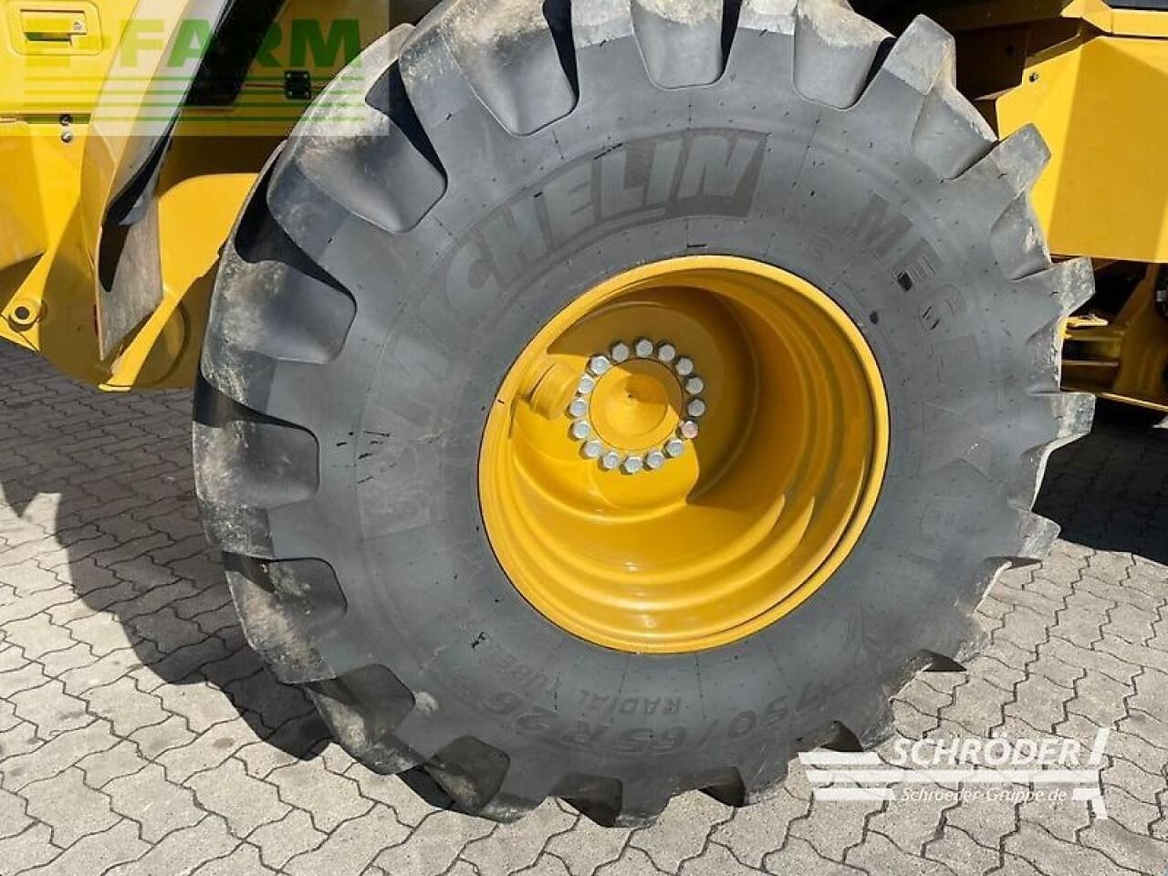 2023 Caterpillar 926M wheel detail