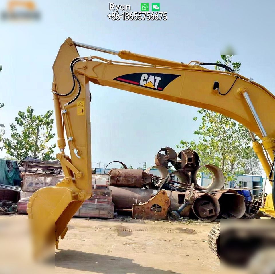 2018 Caterpillar 320C crawler excavator boom and bucket view