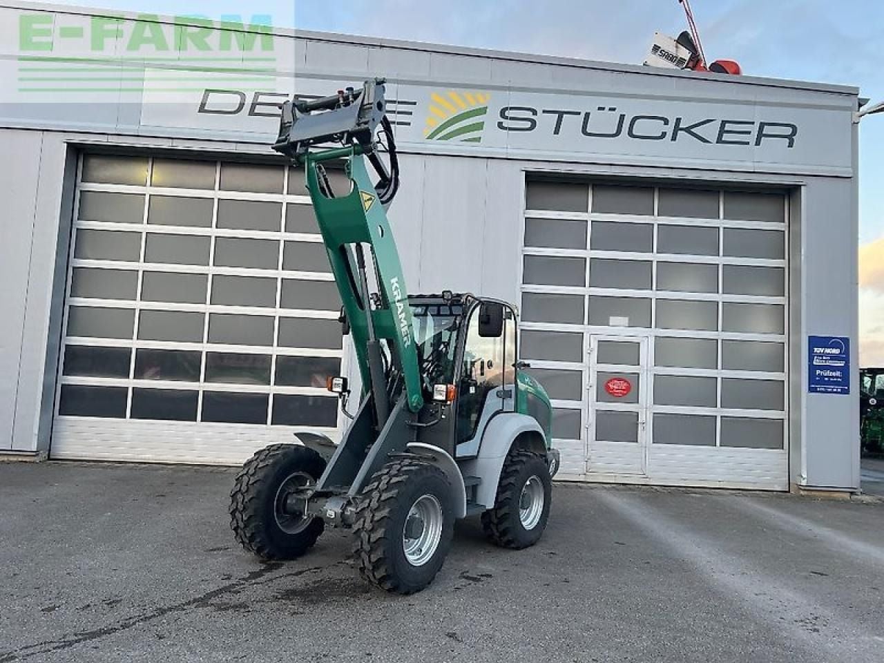 2023 Kramer KL19.5 wheel loader, front three-quarter view 2023 Kramer KL19.5 wheel loader, front three-quarter view