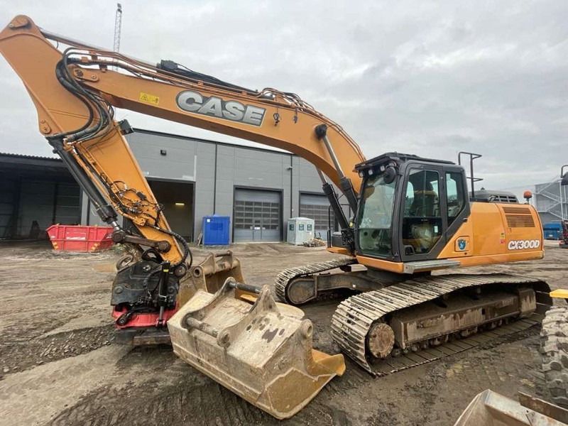 2017 CASE CX300D crawler excavator, side view