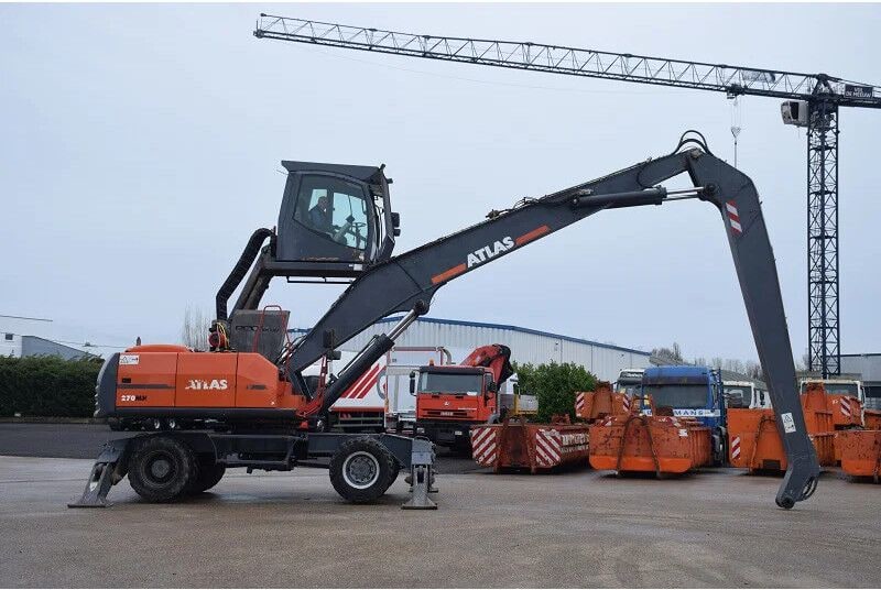 2012 Atlas 270 MH wheel excavator side view