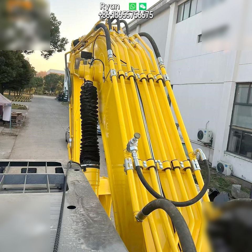 2020 Komatsu PC360-7 crawler excavator boom detail