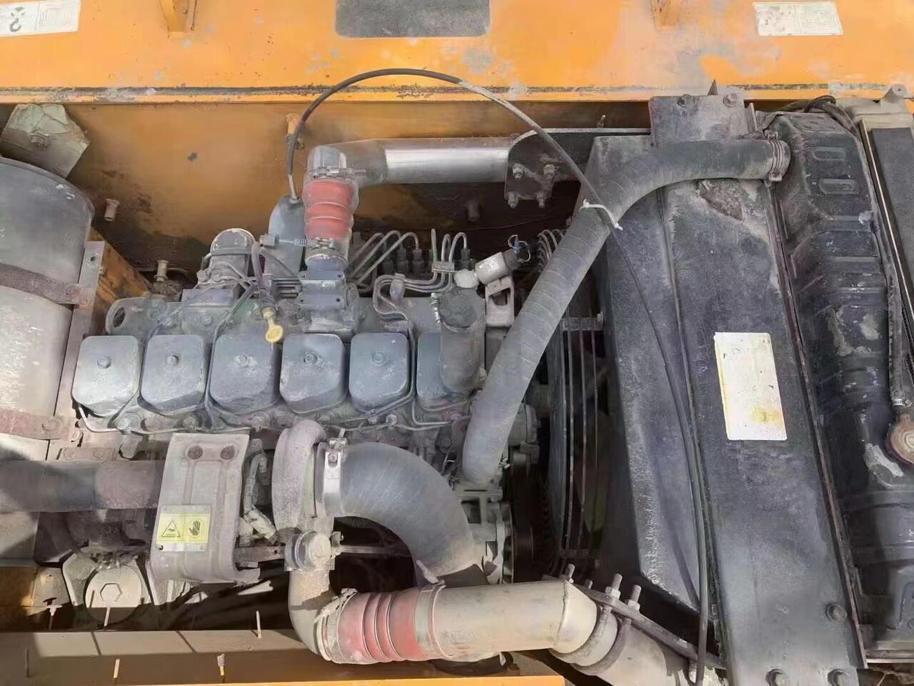 2023 Hyundai R210W-7 wheel excavator engine compartment view 2023 Hyundai R210W-7 wheel excavator engine compartment view