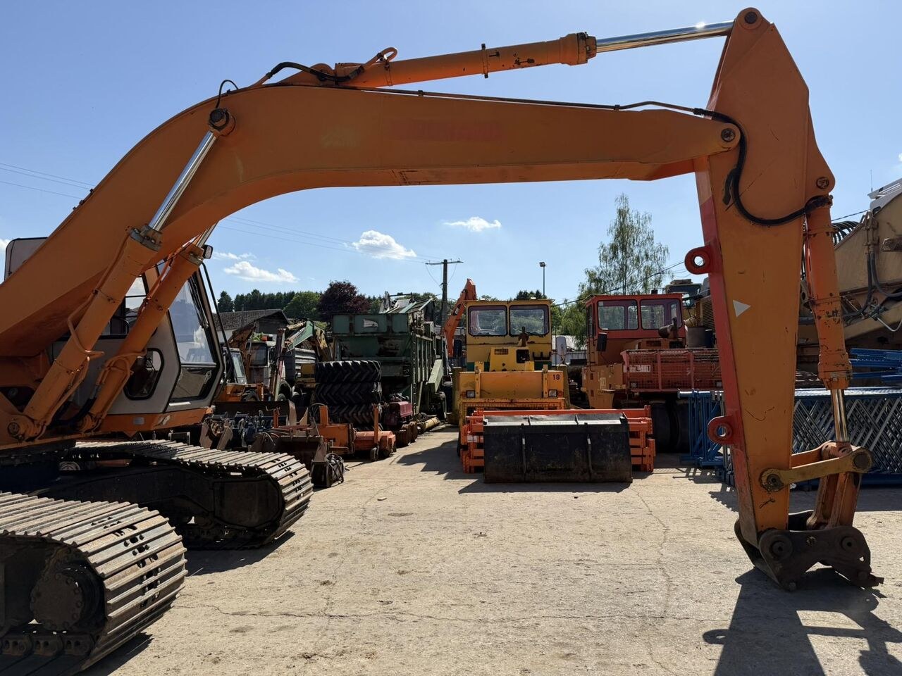 1992 Fiat-Hitachi FH 220 LC Crawler Excavator 1992 Fiat-Hitachi FH 220 LC Crawler Excavator