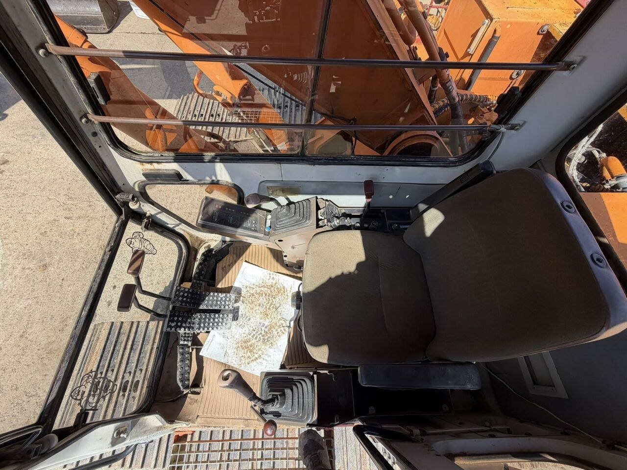 1992 Fiat-Hitachi FH 220 LC Crawler Excavator 1992 Fiat-Hitachi FH 220 LC Crawler Excavator