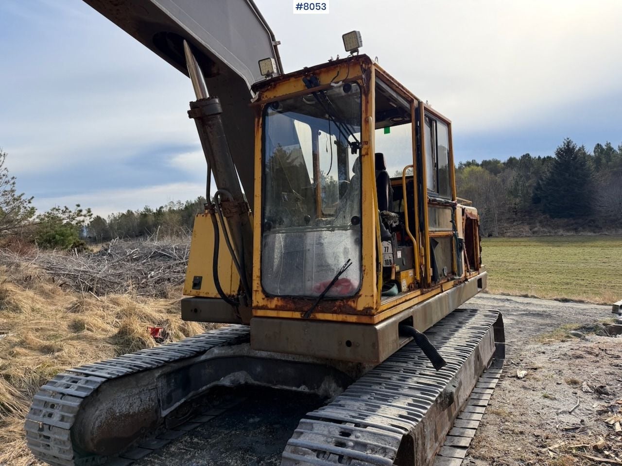 1997 Volvo EC200 crawler excavator, rear three-quarter view 1997 Volvo EC200 crawler excavator, rear three-quarter view