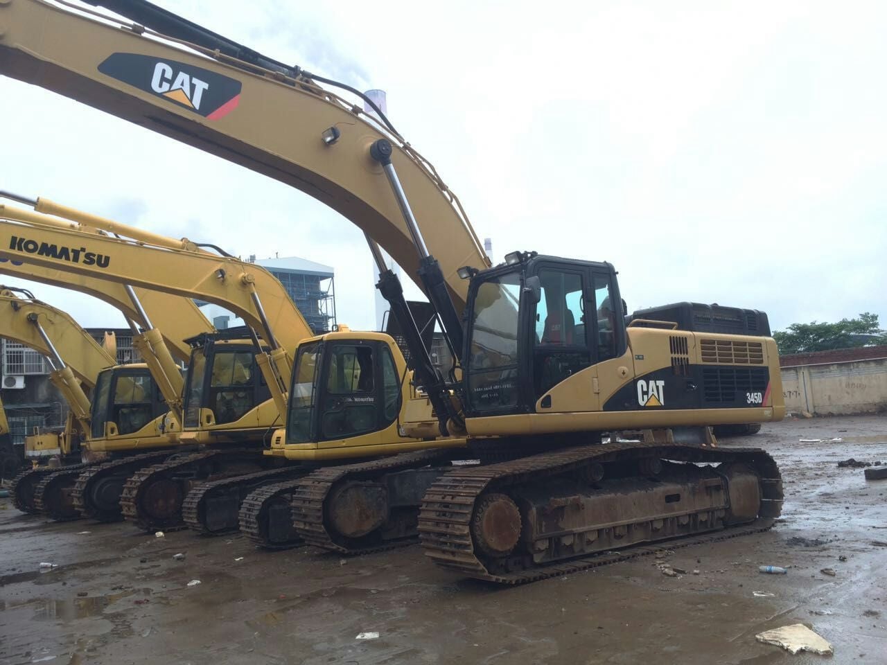 2019 Caterpillar 345D crawler excavator side view
