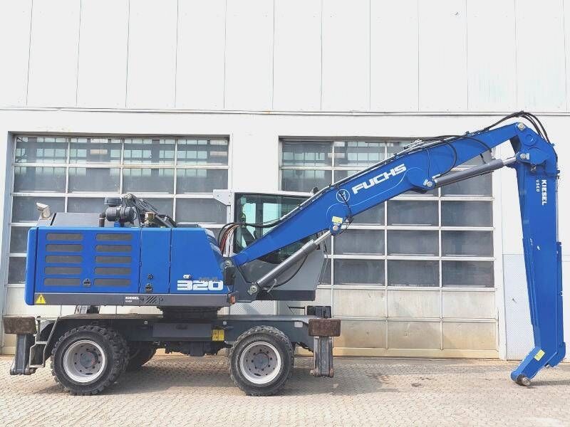 2016 Fuchs MHL320F material handler, side view