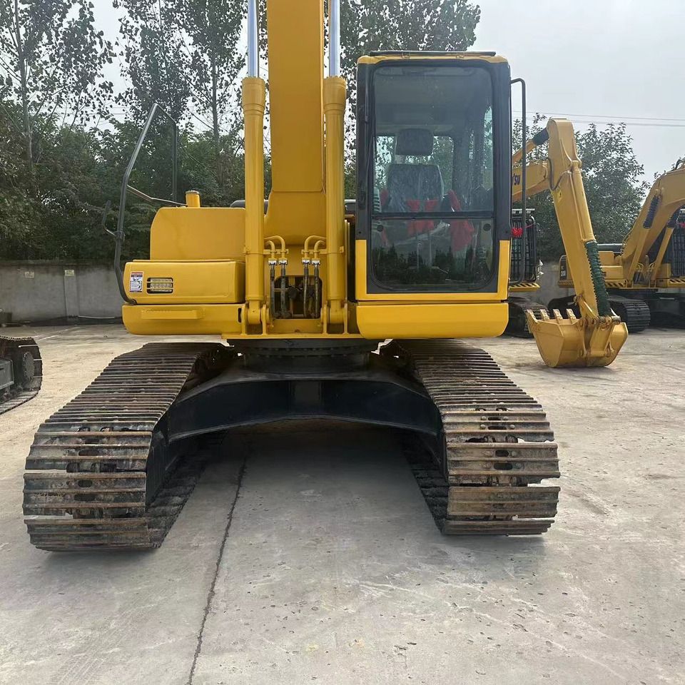 2020 Komatsu PC200 crawler excavator, rear view 2020 Komatsu PC200 crawler excavator, rear view