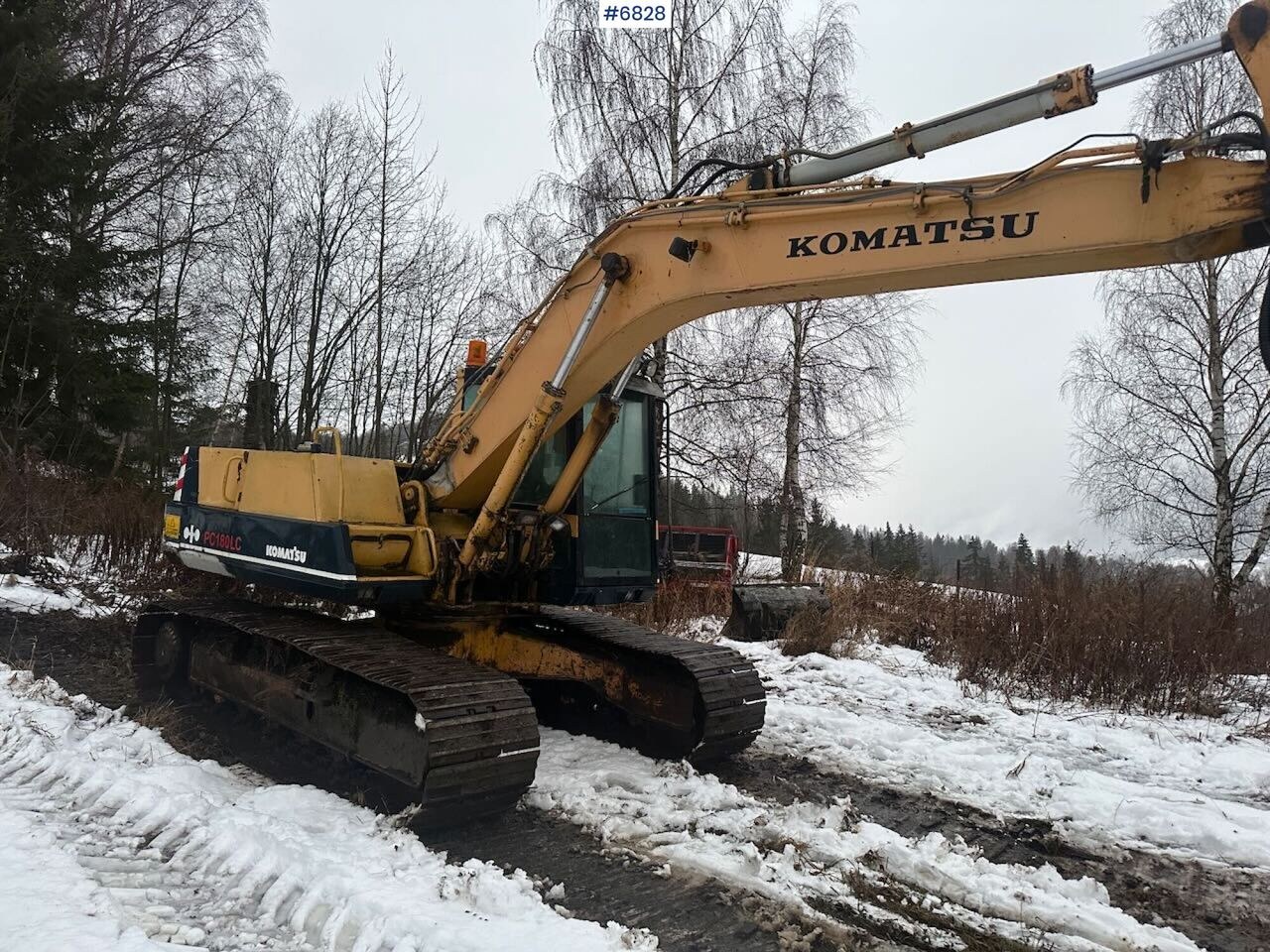 Komatsu PC180LC-3 excavator, side profile view Komatsu PC180LC-3 excavator, side profile view