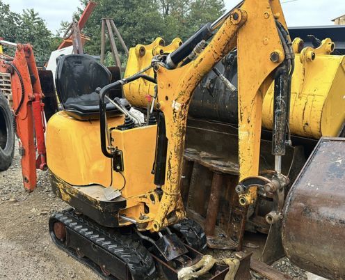 2013 JCB 8008 CTS mini excavator, side view