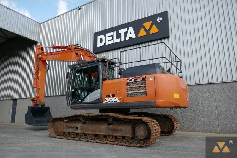 2019 Hitachi Zaxis 300LC crawler excavator, side view