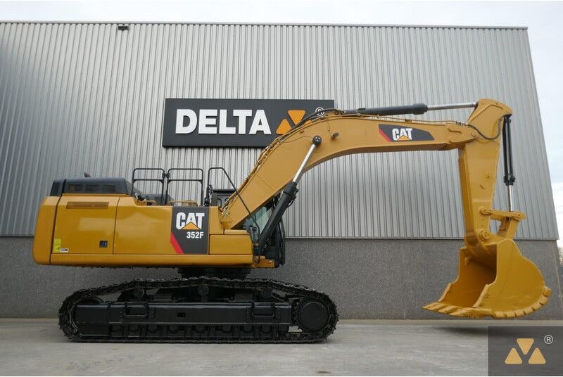 2020 Caterpillar 352F crawler excavator side view