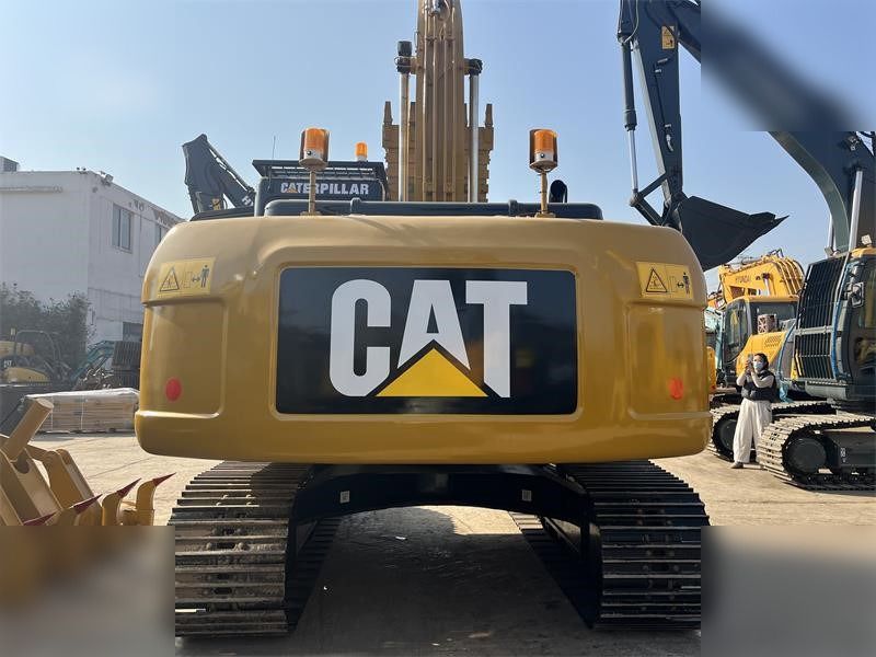 2011 Caterpillar 320D rupsgraafmachine achteraanzicht
