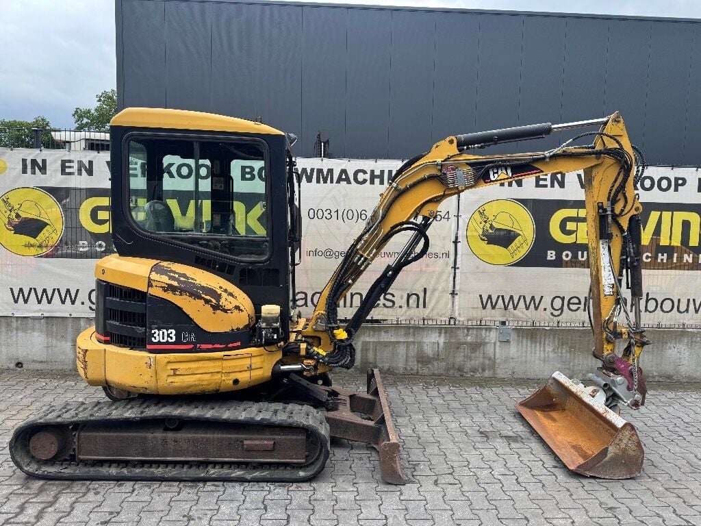 2001 Caterpillar 303CR Mini Excavator 2001 Caterpillar 303CR Mini Excavator