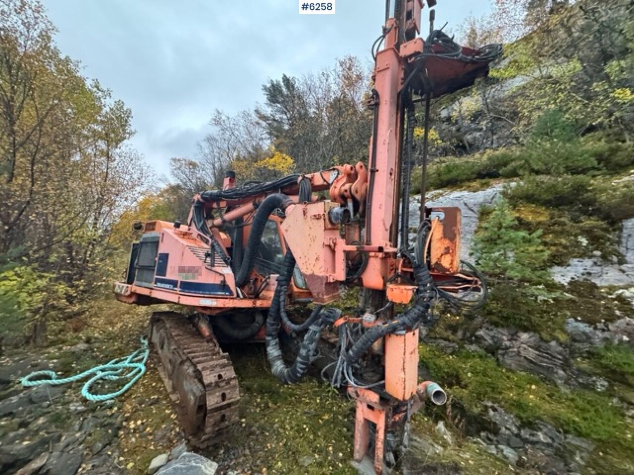 2001 Tamrock RANGER 500 drill rig, side view