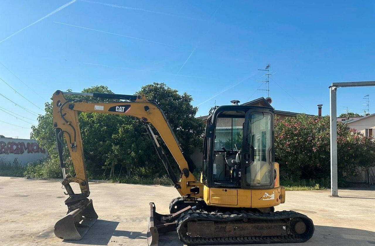 2006 Caterpillar 305C CR Mini Excavator 2006 Caterpillar 305C CR Mini Excavator