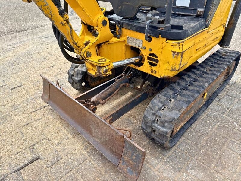 2007 New Holland E9SR Mini Excavator 2007 New Holland E9SR Mini Excavator