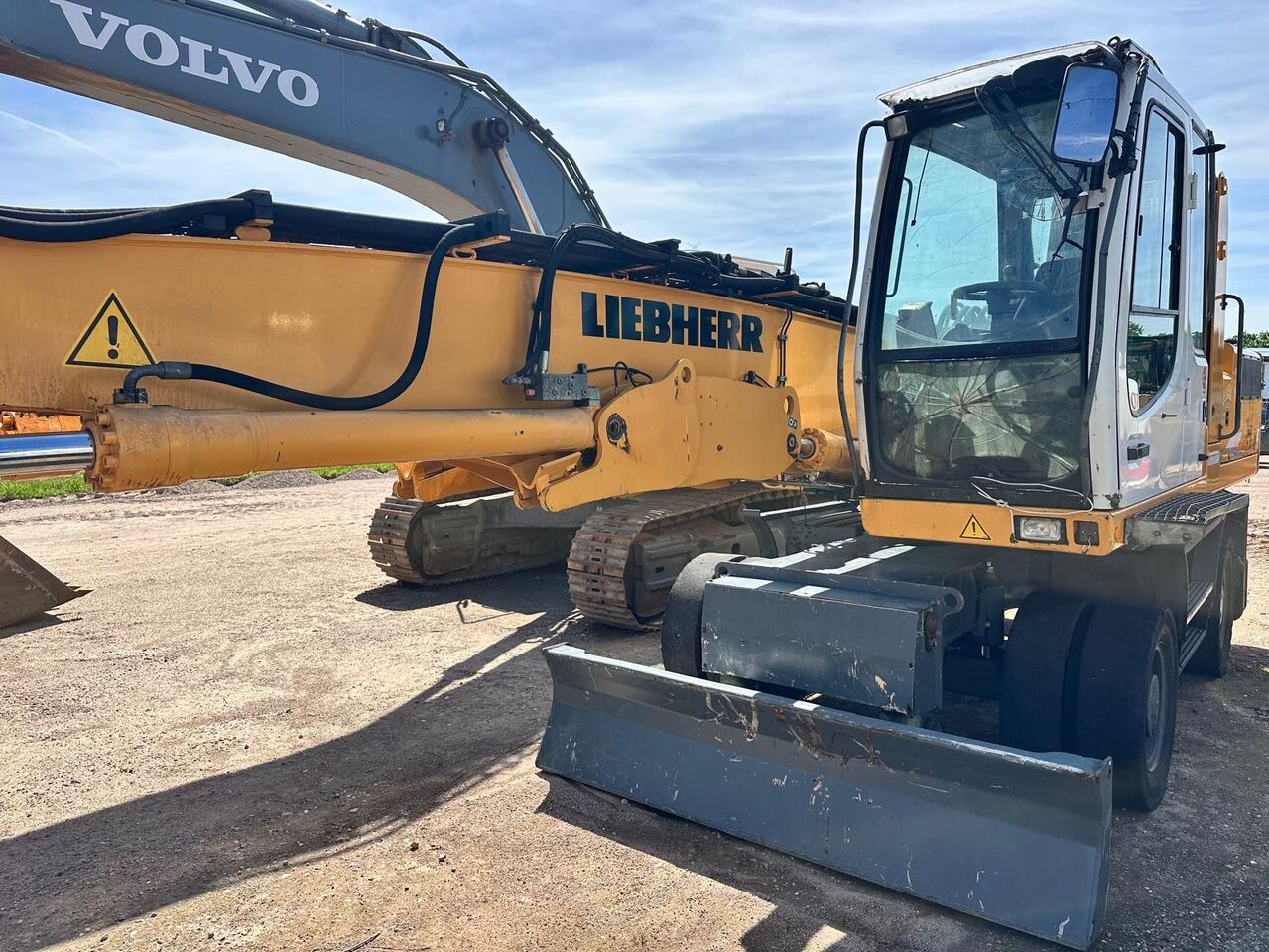 2009 Liebherr A904 C Wheel Excavator 2009 Liebherr A904 C Wheel Excavator