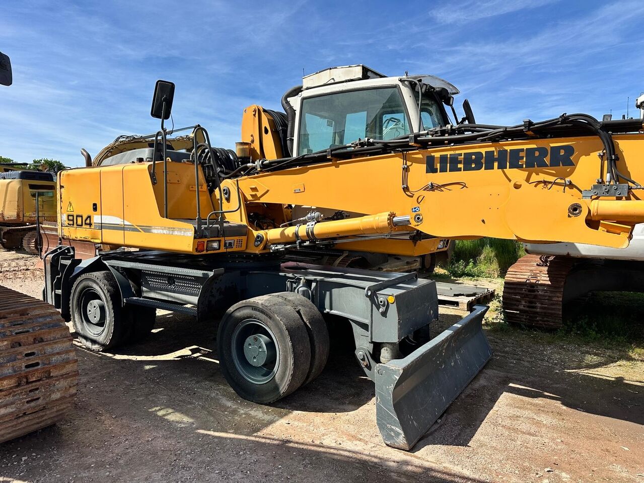 2009 Liebherr A904 C Wheel Excavator 2009 Liebherr A904 C Wheel Excavator