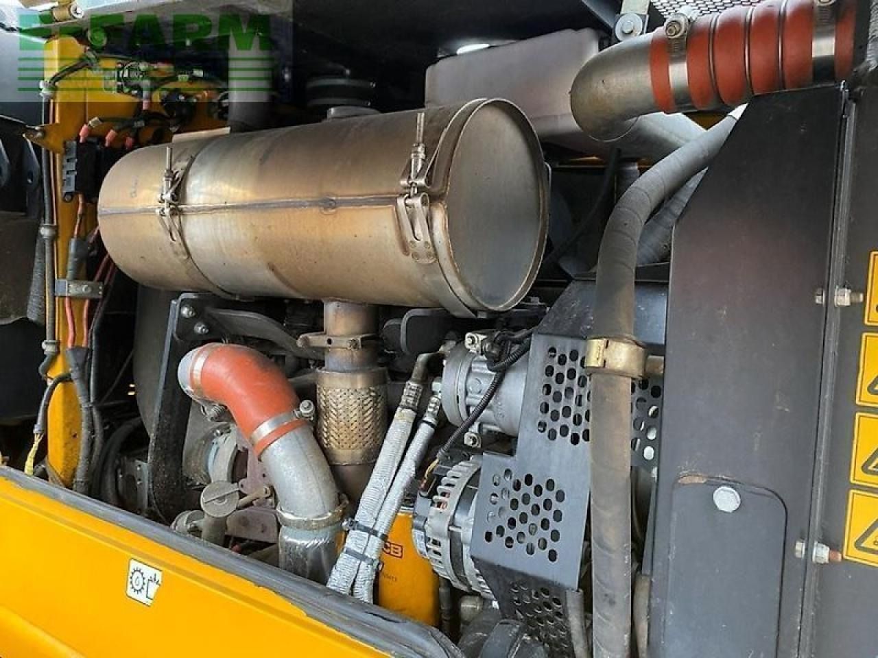 2011 JCB 416S FARM MASTER engine compartment view