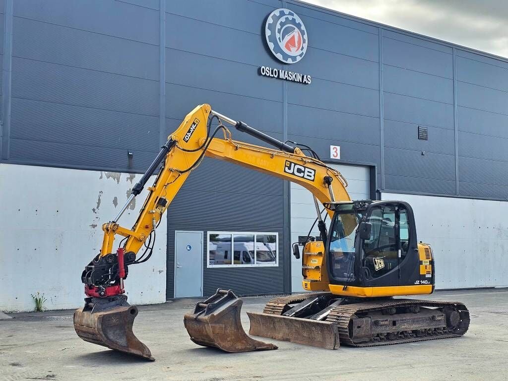 2011 JCB JZ140LCD Crawler Excavator
