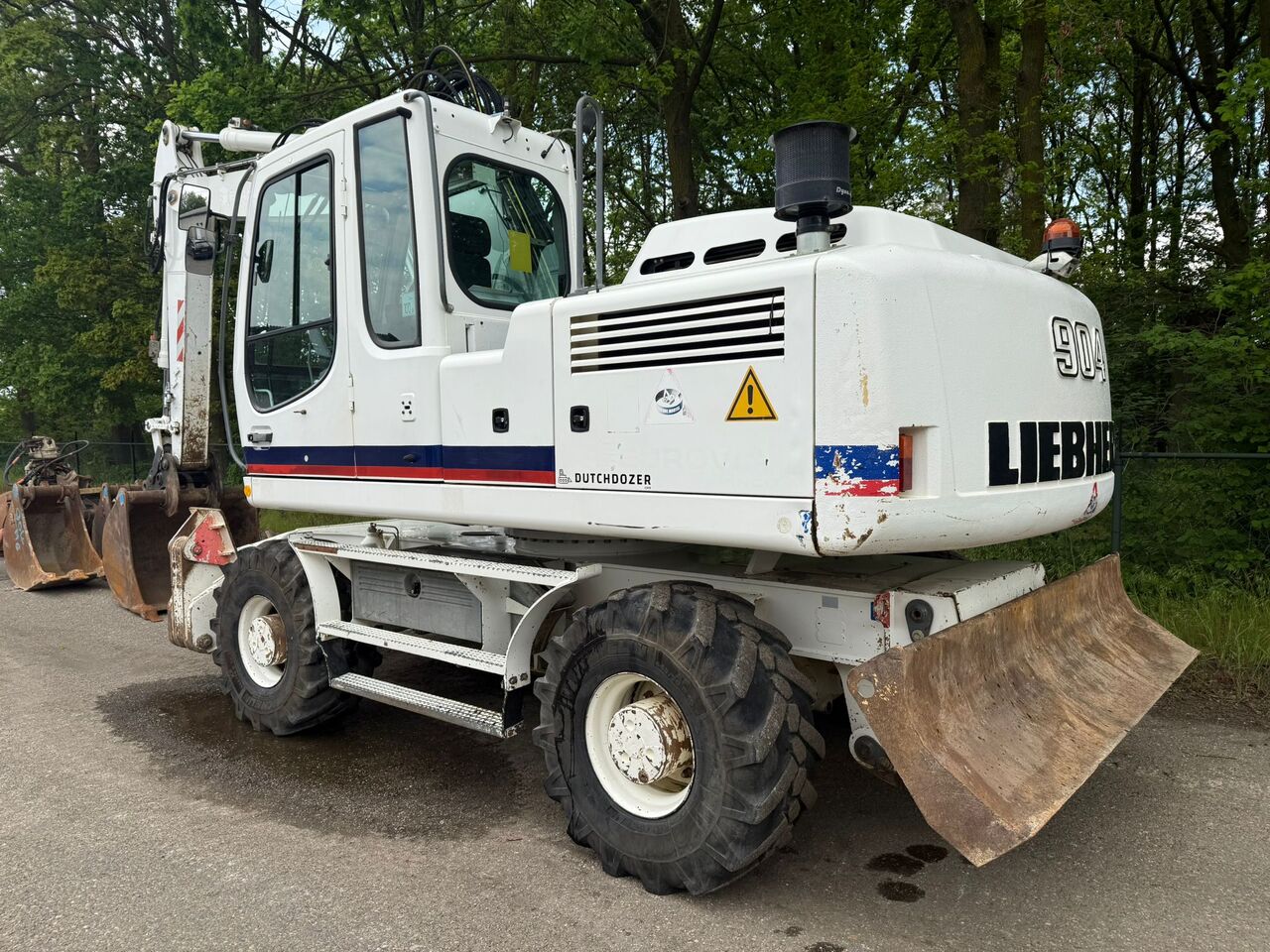 2011 Liebherr A 904 C Wheel Excavator 2011 Liebherr A 904 C Wheel Excavator