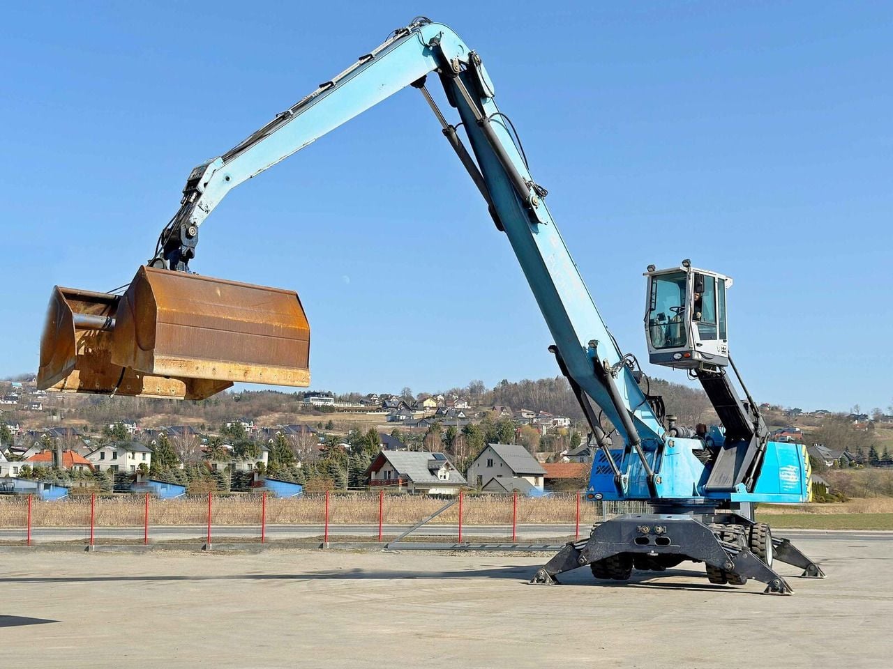 2011 Terex Fuchs MHL360 material handler side view 2011 Terex Fuchs MHL360 material handler side view