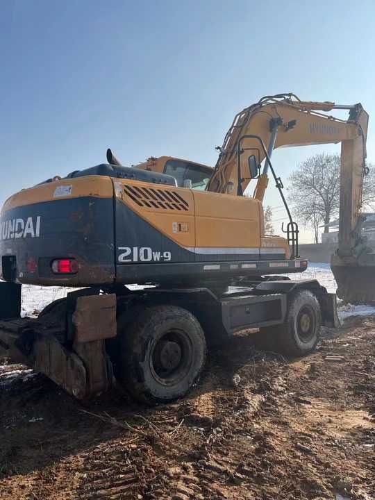 2013 Hyundai R210W-9 Wheel Excavator