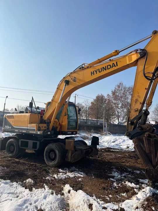 2013 Hyundai R210W-9 Wheel Excavator