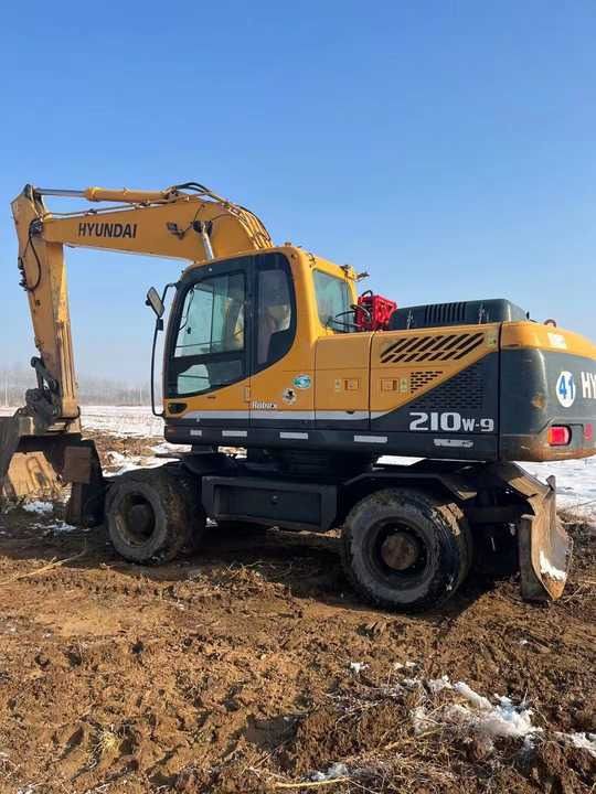 2013 Hyundai R210W-9 Wheel Excavator