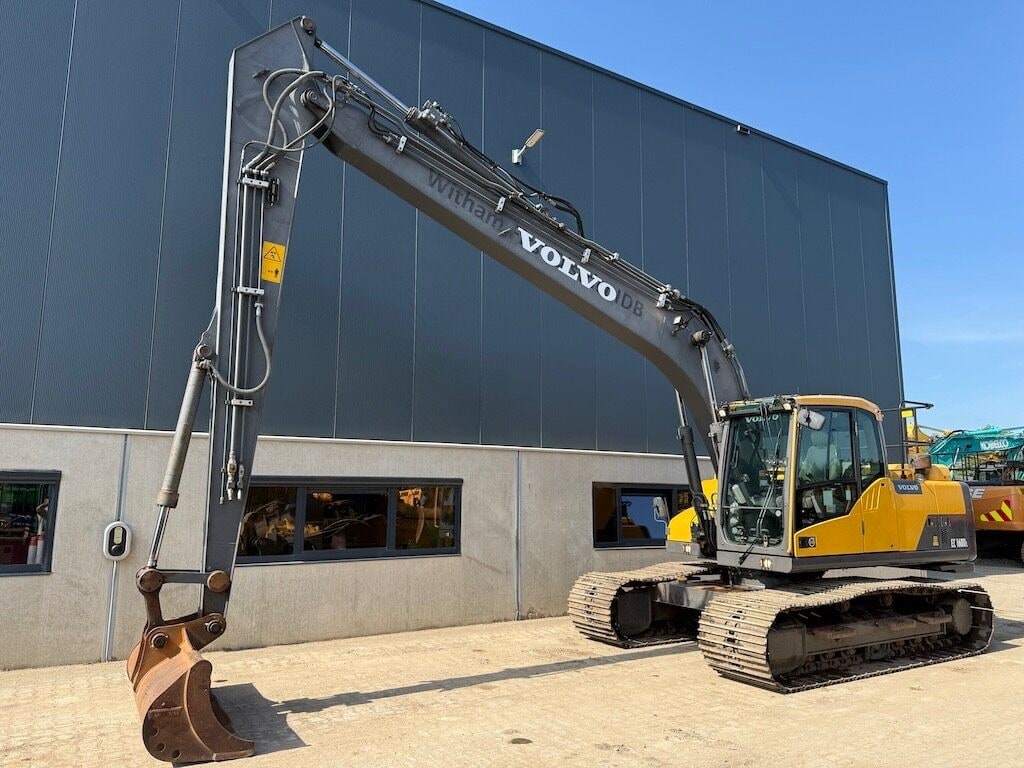 2013 Volvo EC220E Crawler Excavator 2013 Volvo EC220E Crawler Excavator