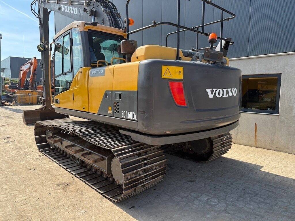2013 Volvo EC220E Crawler Excavator 2013 Volvo EC220E Crawler Excavator