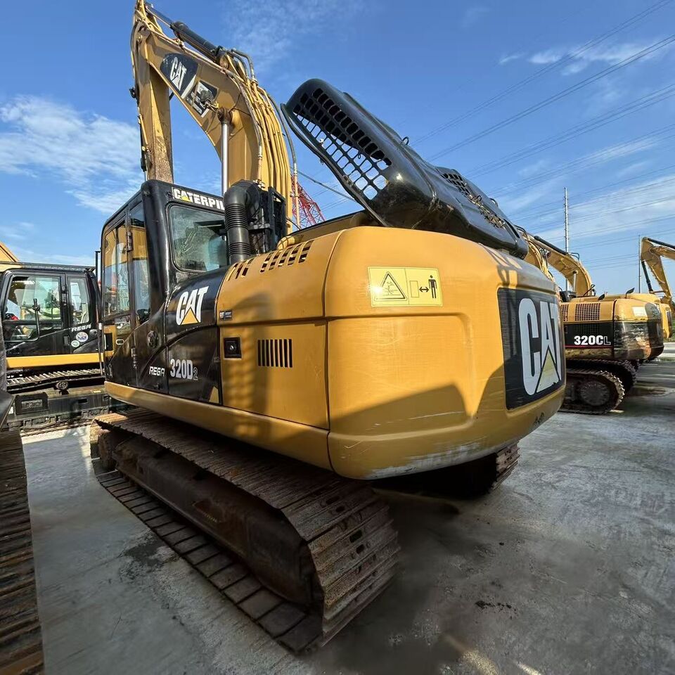 2015 Caterpillar 320D2 Crawler Excavator 2015 Caterpillar 320D2 Crawler Excavator