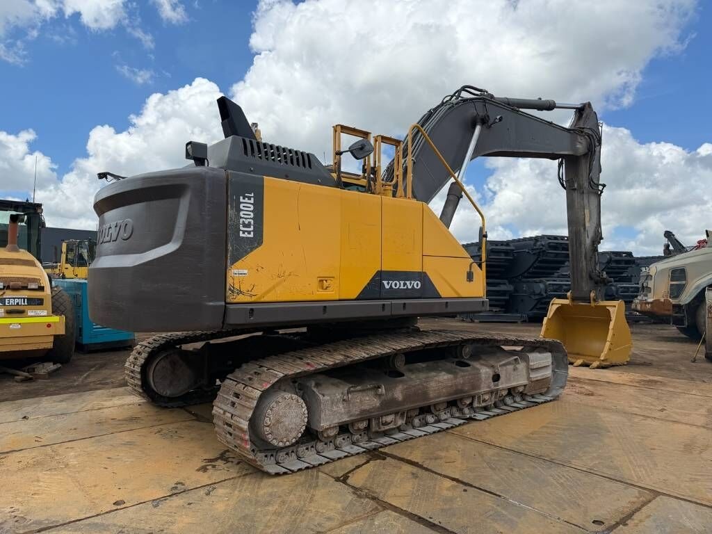 2015 Volvo EC300EL Crawler Excavator 2015 Volvo EC300EL Crawler Excavator
